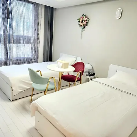 Daegu Star B&B Dsr Hotel Lily Exterior photo
