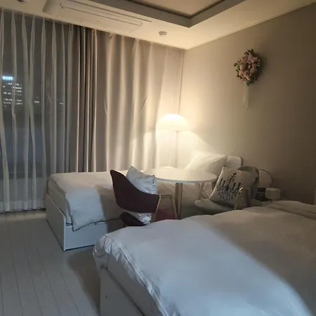 Daegu Star B&B Dsr Hotel Lily Exterior photo