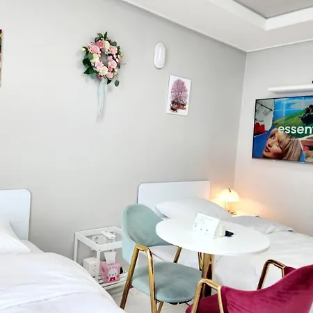 Daegu Star B&B Dsr Hotel Lily Room photo